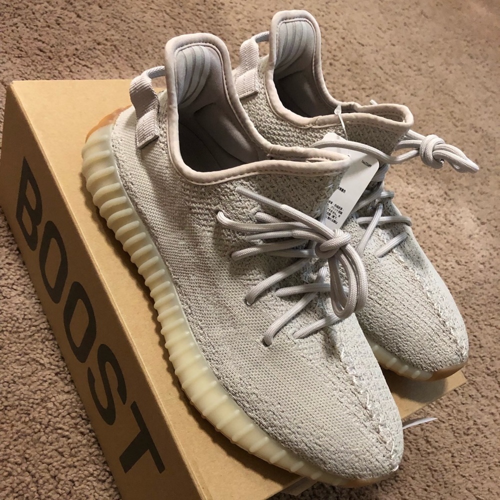 Yeezy 350 v2 sesame size 9